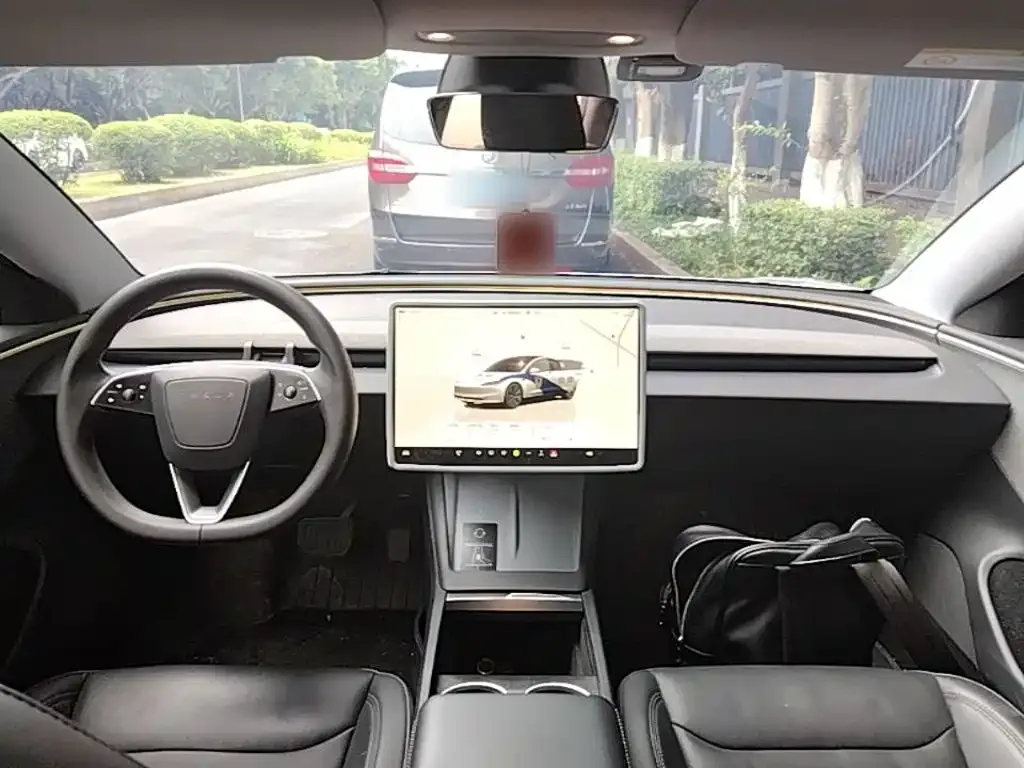 Tesla Model 3 — фото 4