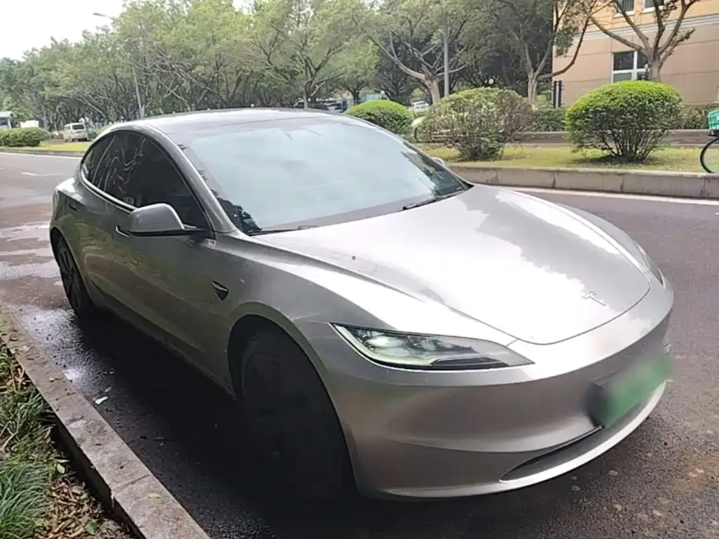 Tesla Model 3 — фото 8