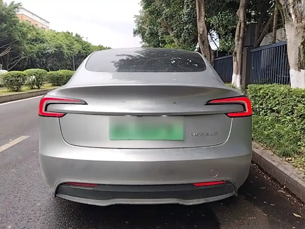 Tesla Model 3 — фото 6