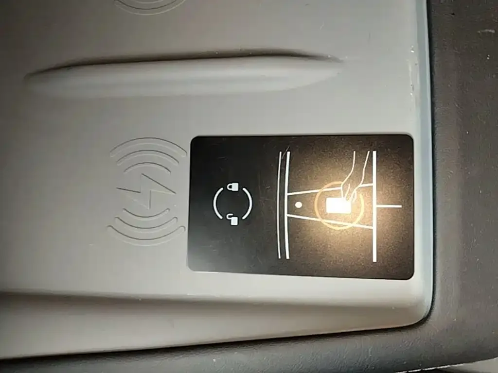 Tesla Model 3 — фото 3