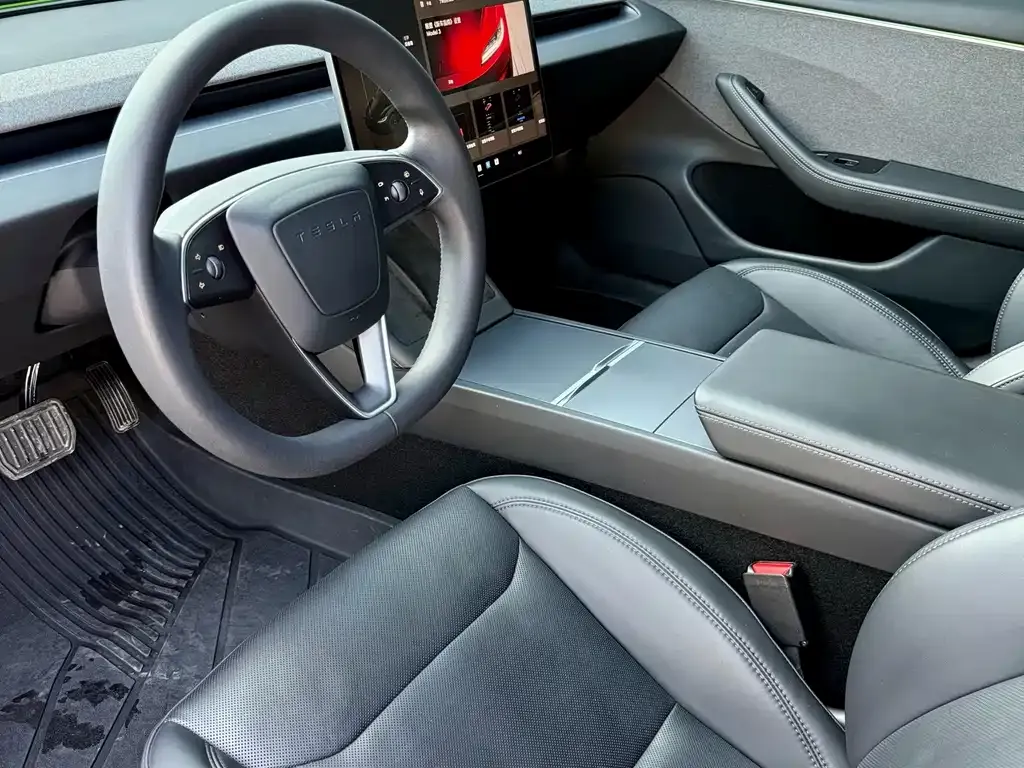Tesla Model 3 — фото 3