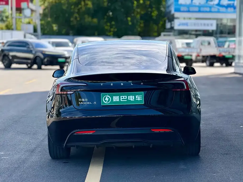 Tesla Model 3 — фото 2