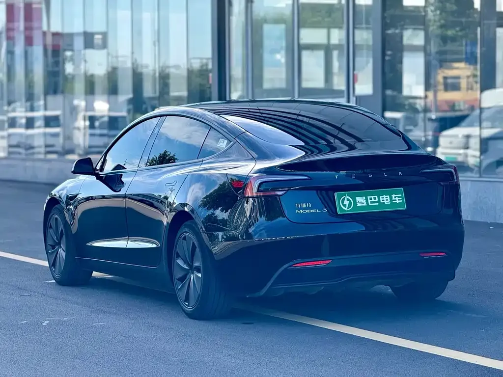Tesla Model 3 — фото 6