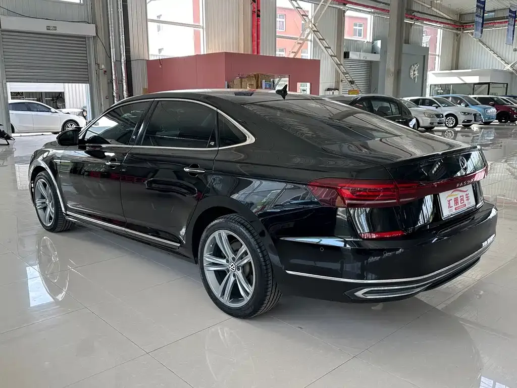 Volkswagen Passat — фото 4