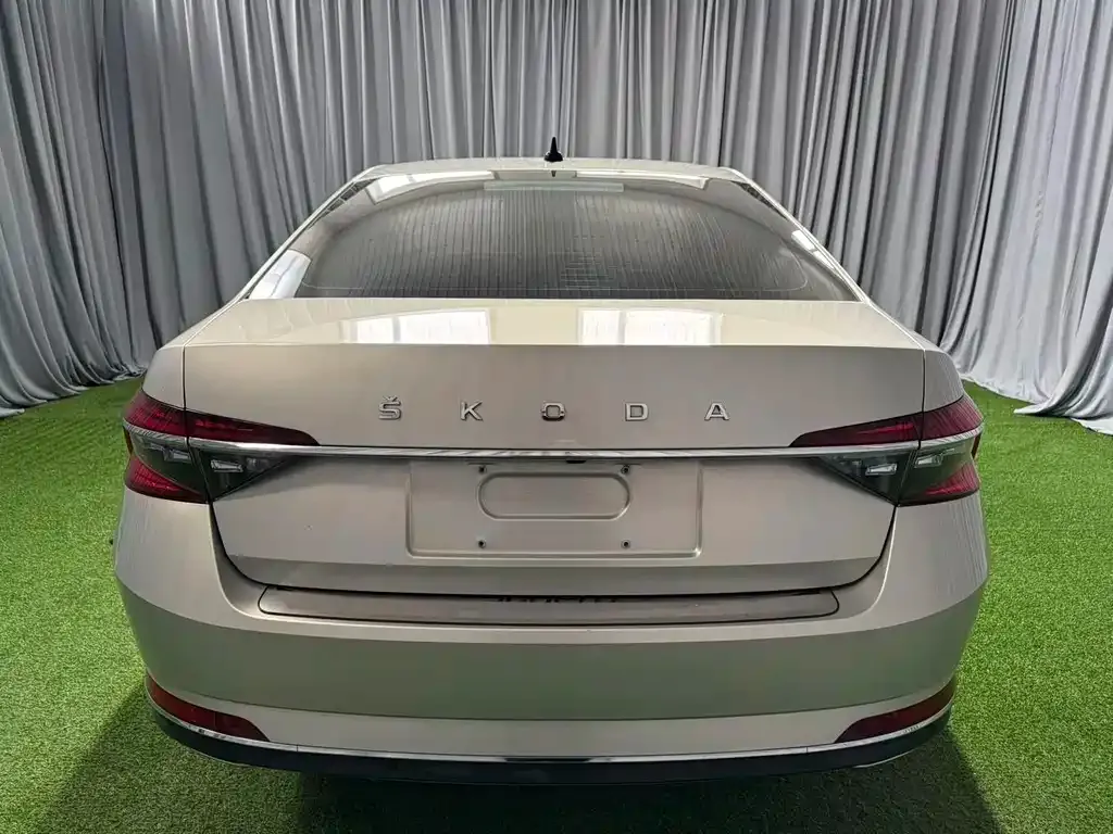 Skoda Superb — фото 4