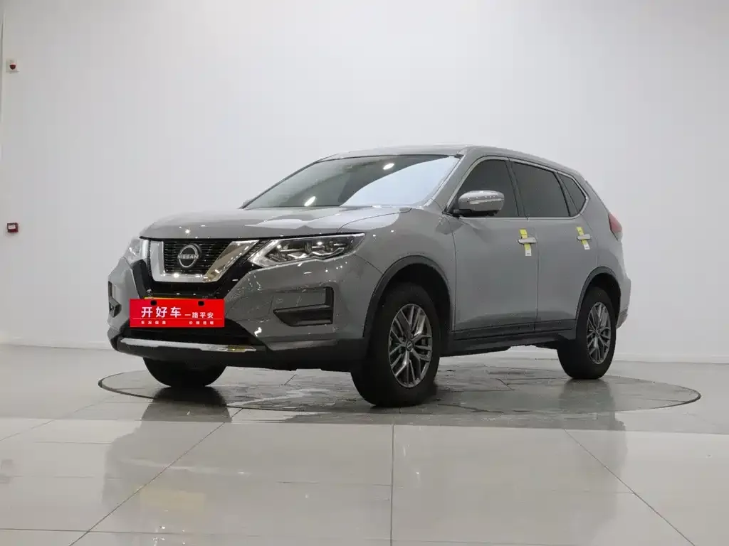 Nissan X-Trail — фото 1