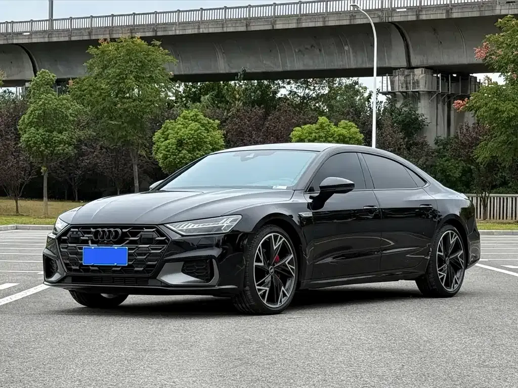 Audi A7L — фото 1