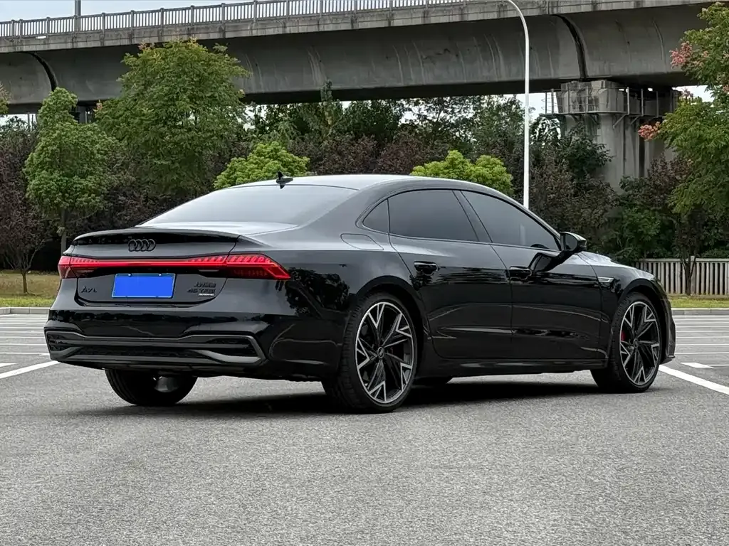 Audi A7L — фото 6