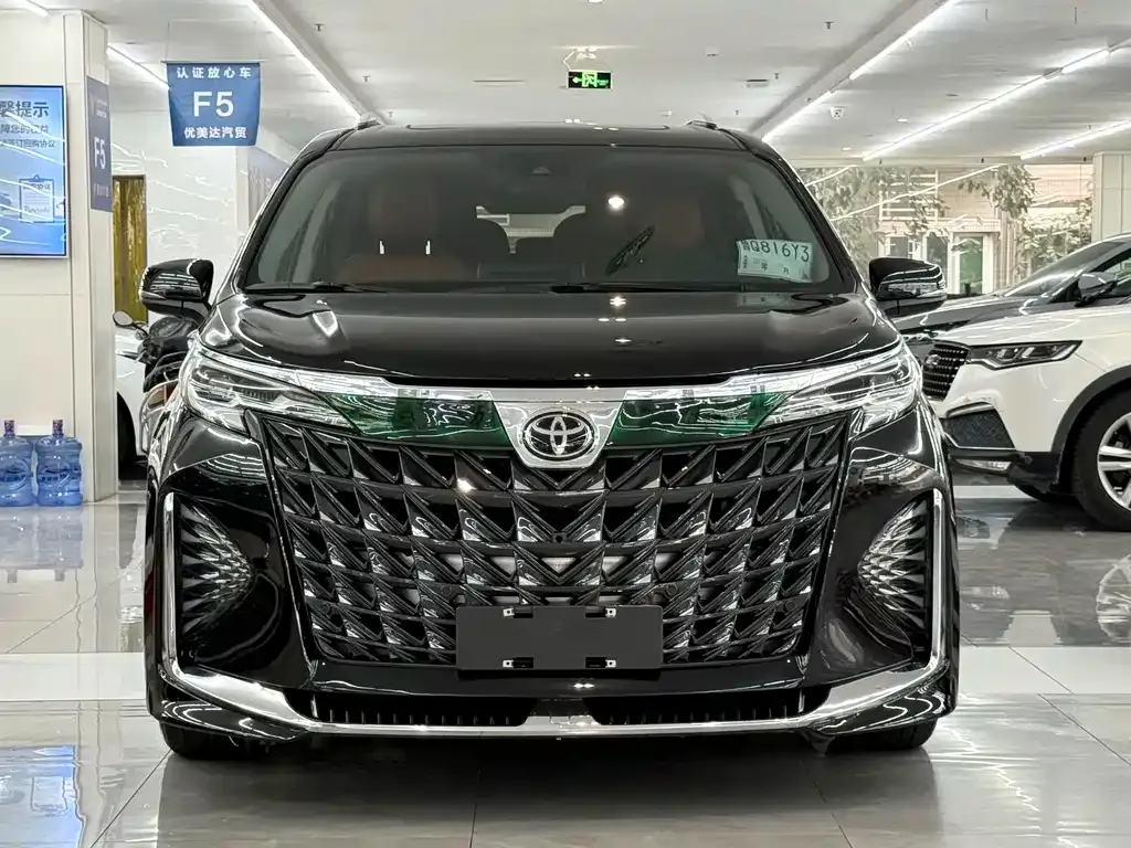 Toyota Sienna — фото 2
