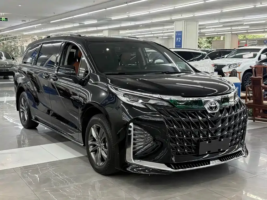 Toyota Sienna — фото 7