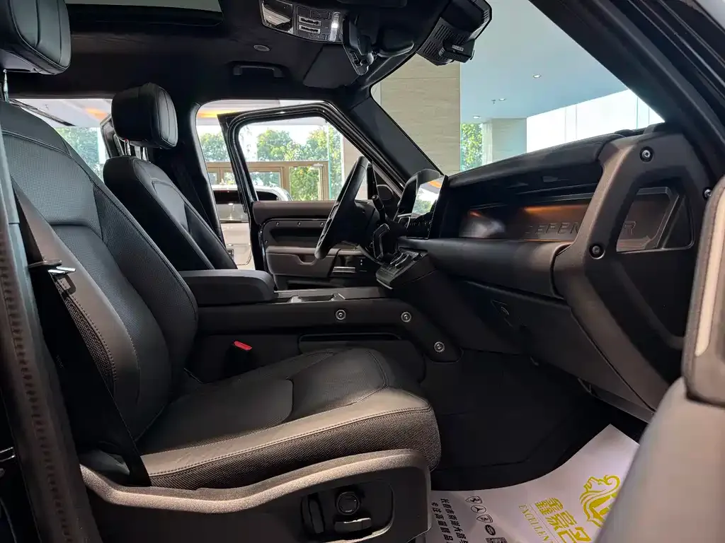 Land Rover Defender — фото 10