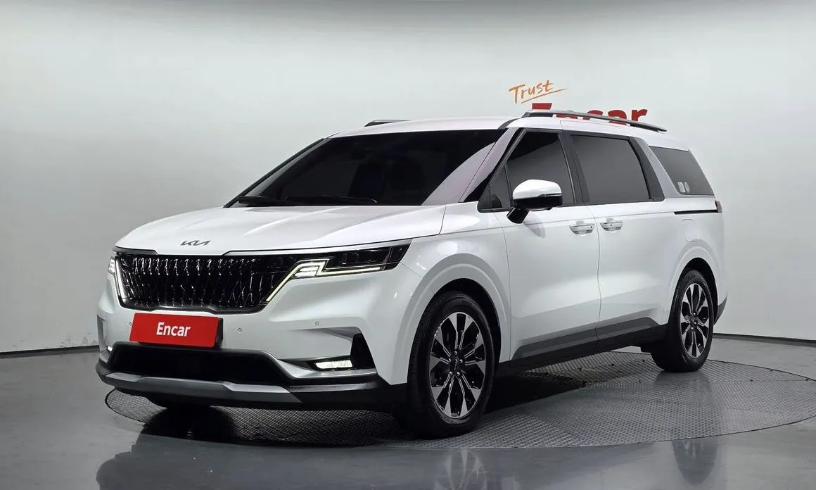 Kia Carnival — фото 1