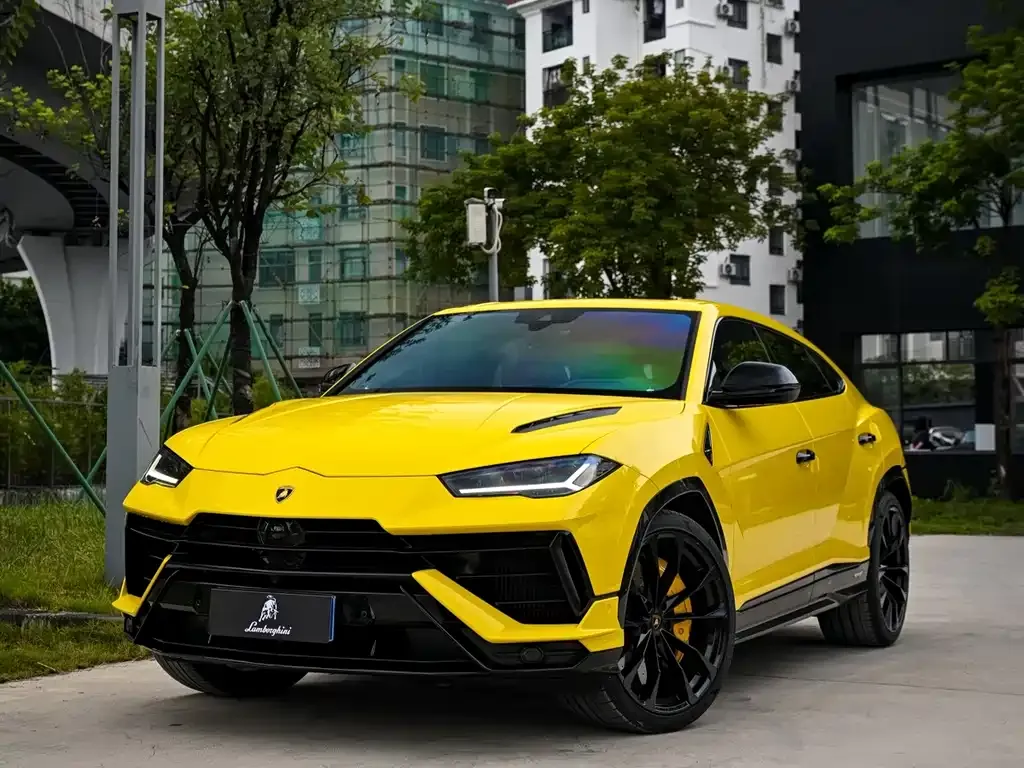 Lamborghini Urus — фото 1