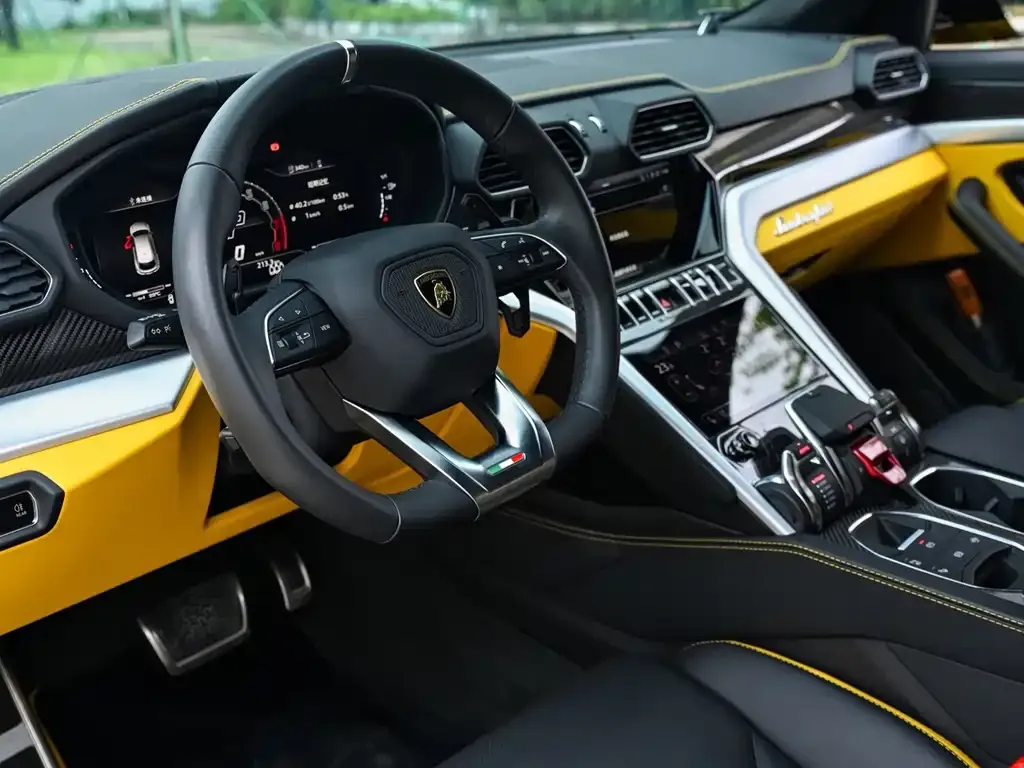 Lamborghini Urus — фото 6
