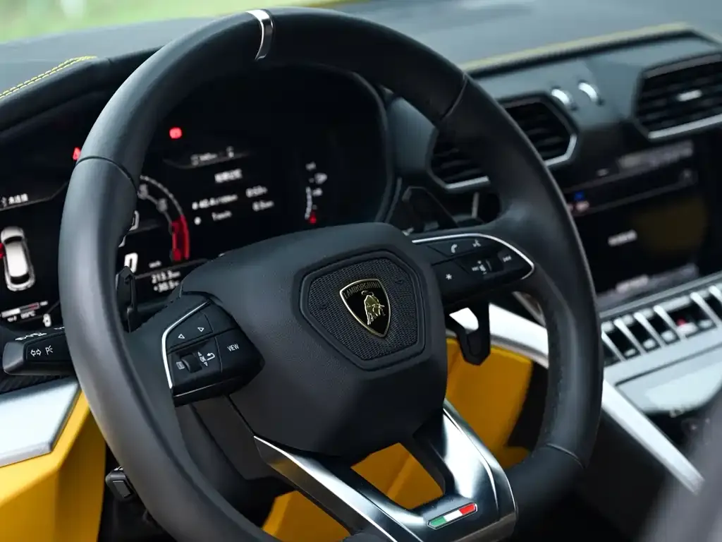 Lamborghini Urus — фото 3