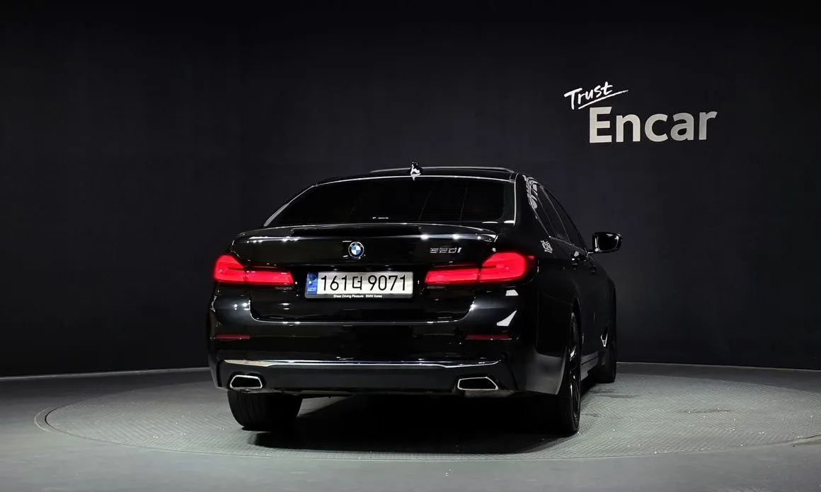 BMW 5-Series — фото 4