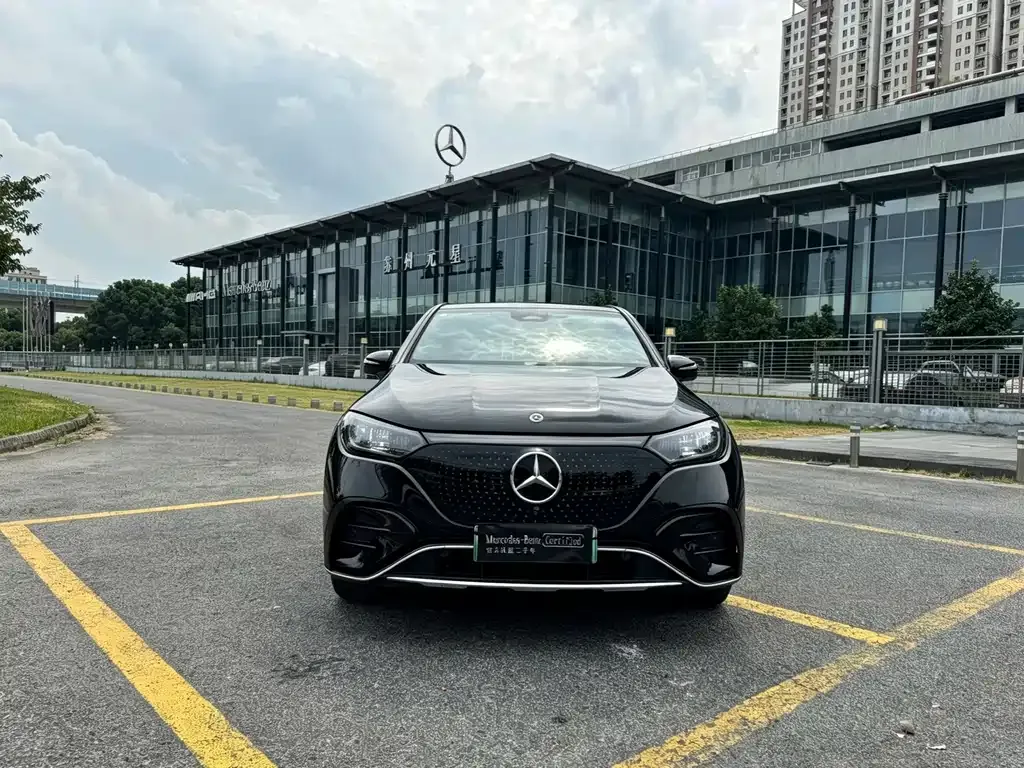 Mercedes-Benz EQE SUV — фото 10