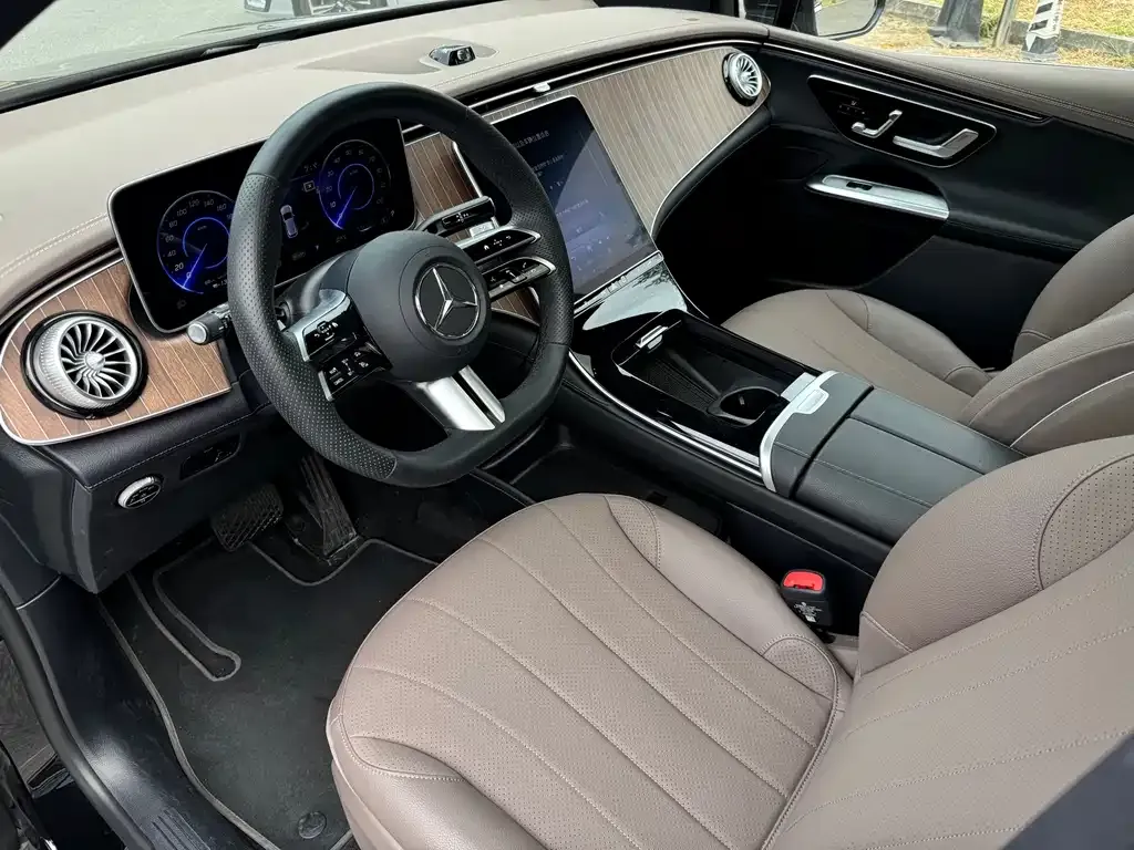Mercedes-Benz EQE SUV — фото 2