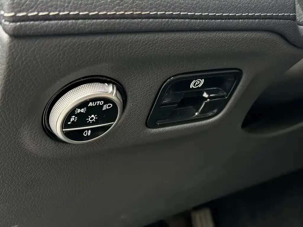Mercedes-Benz EQE SUV — фото 3