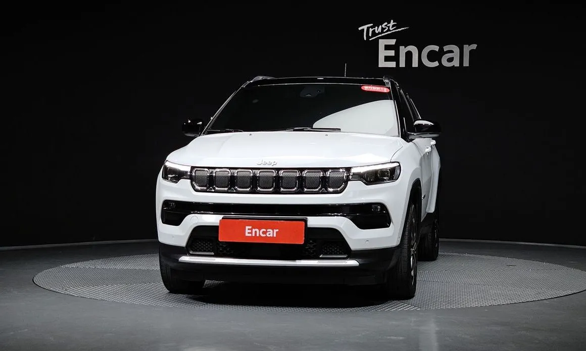 Jeep Compass — фото 8