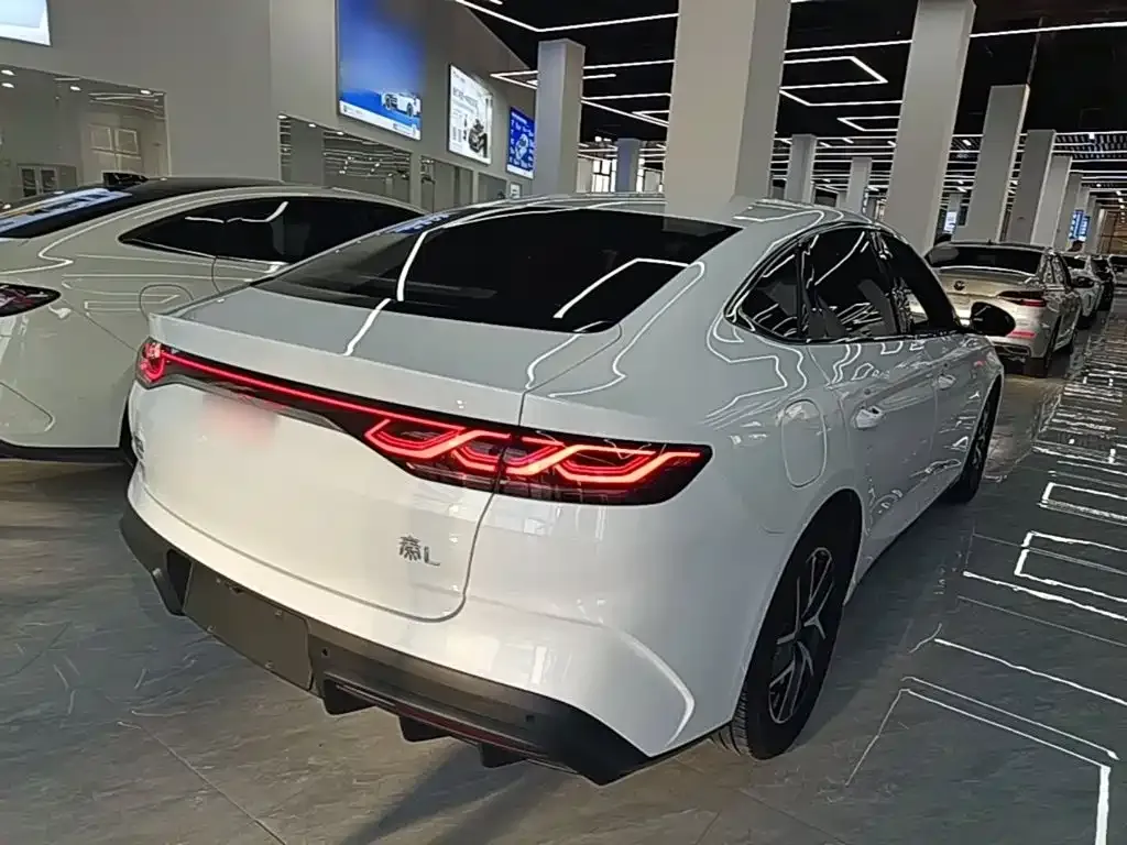 BYD Qin L — фото 8