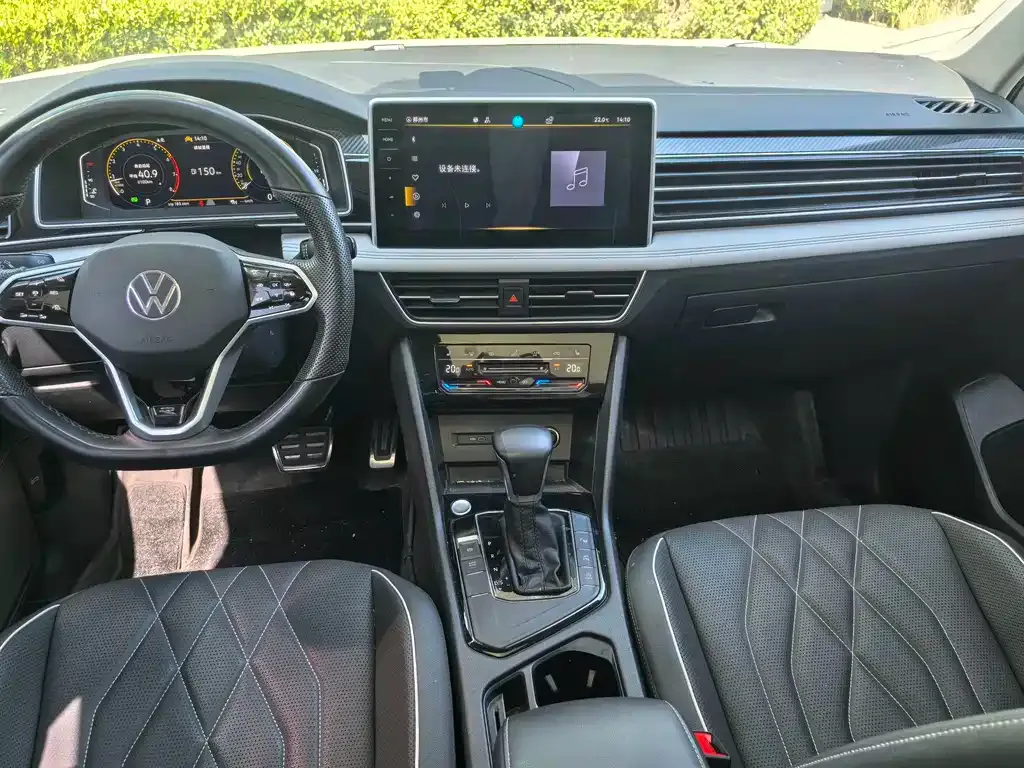 Volkswagen Tiguan L — фото 7