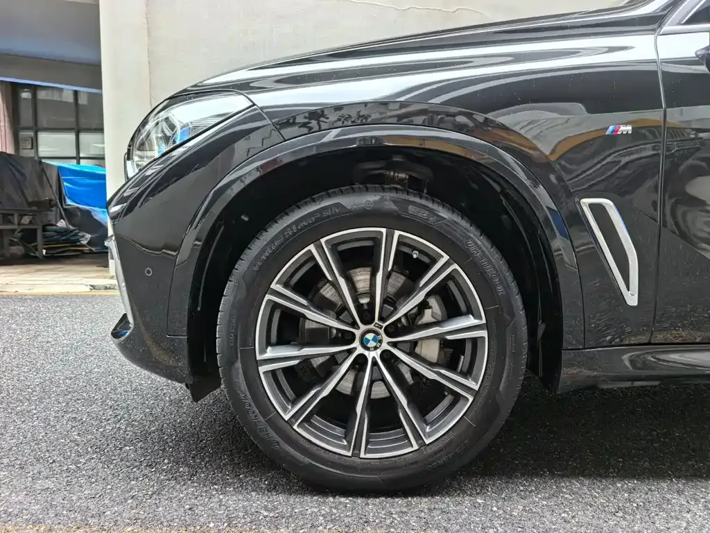 BMW X5 — фото 9