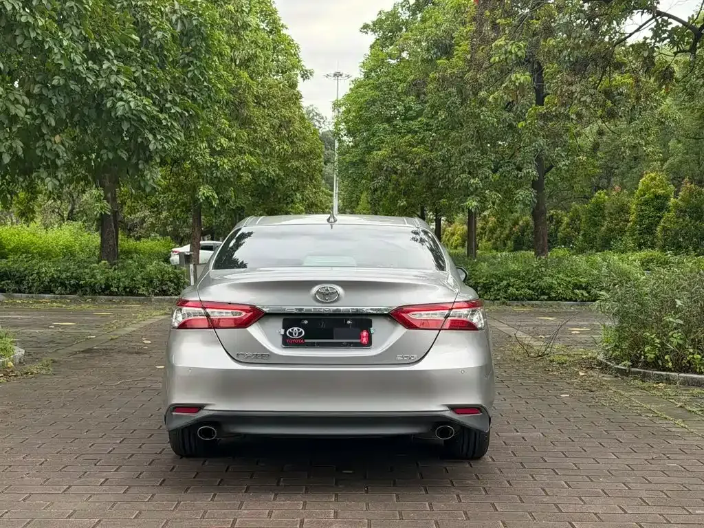Toyota Camry — фото 8
