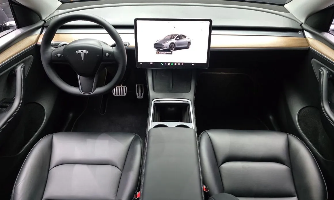 Tesla Model Y — фото 4