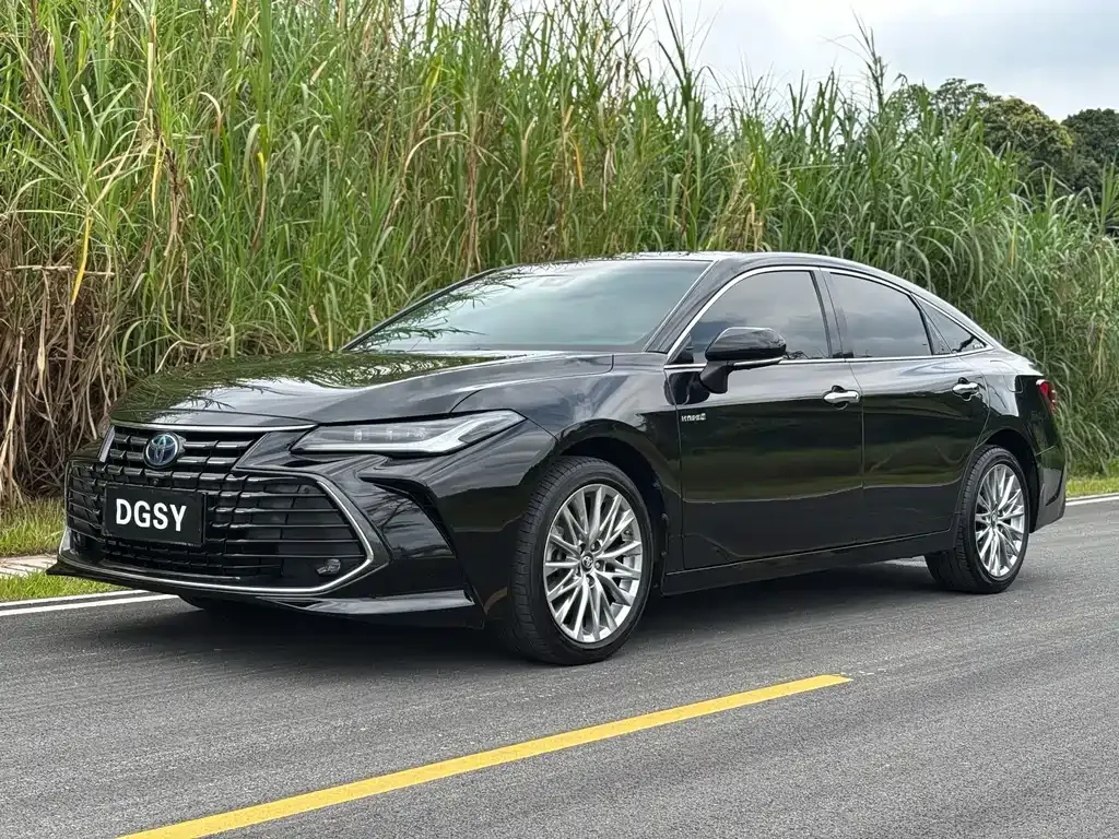 Toyota Avalon — фото 1