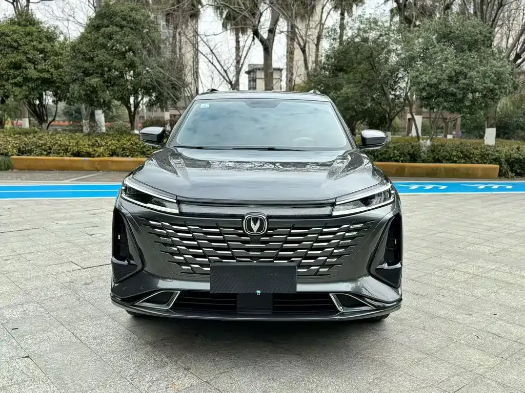 Changan CS75 PLUS — фото 1