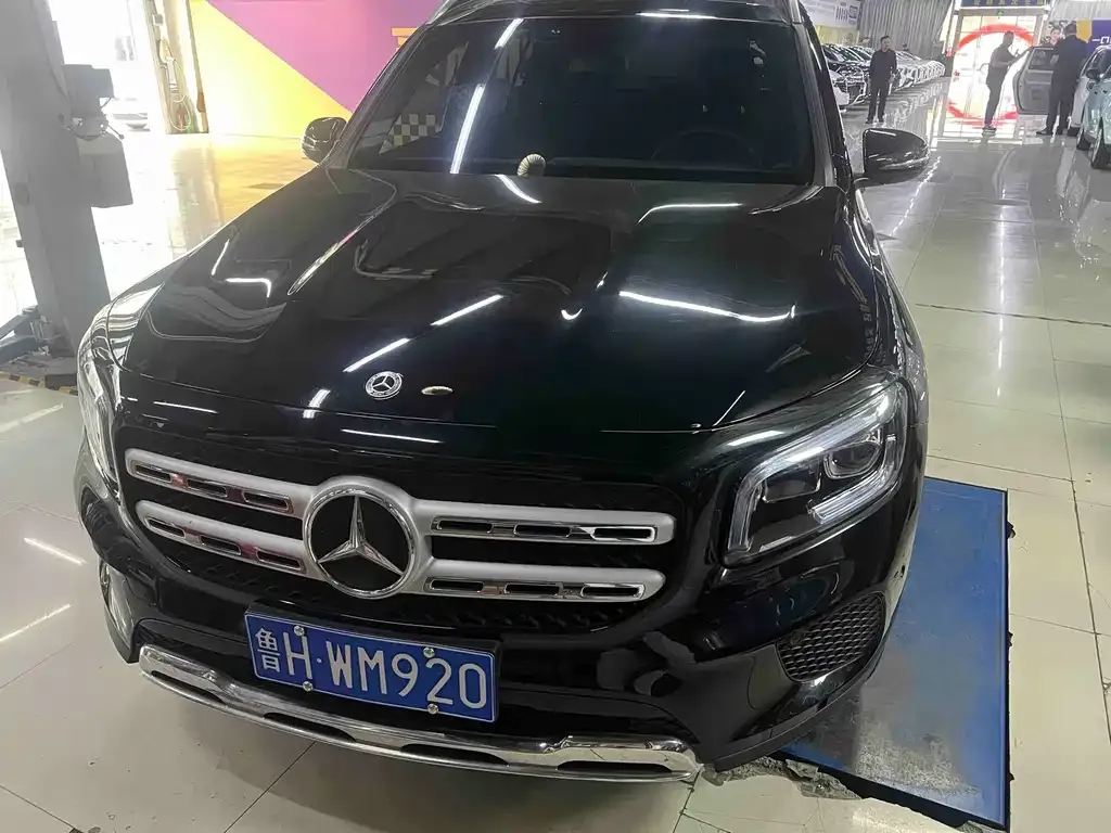 Mercedes-Benz GLB — фото 1