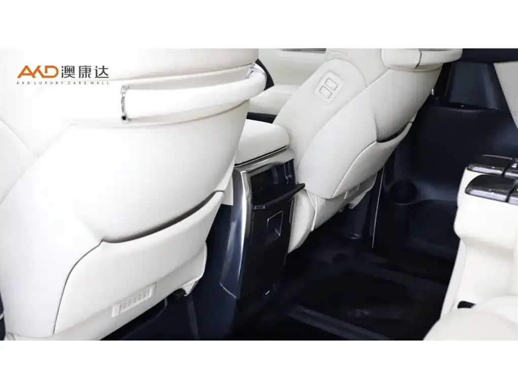 Toyota Alphard — фото 8