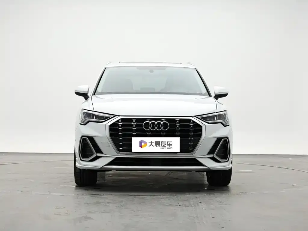 Audi Q3 — фото 7