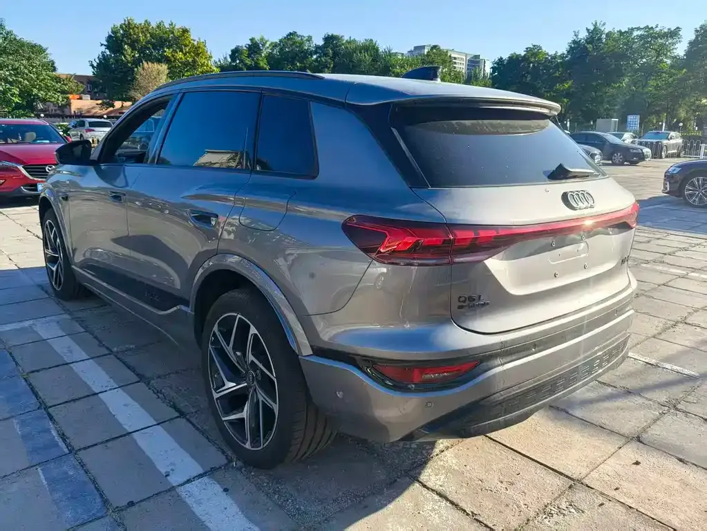 Audi Q6L e-tron — фото 6