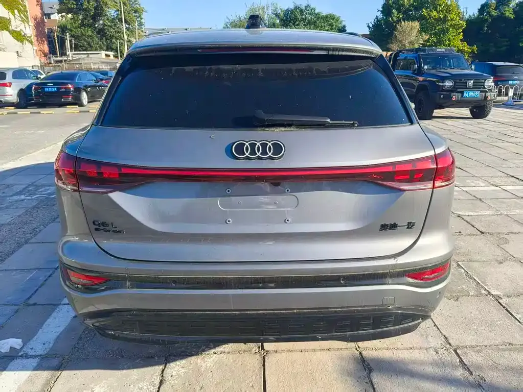 Audi Q6L e-tron — фото 3