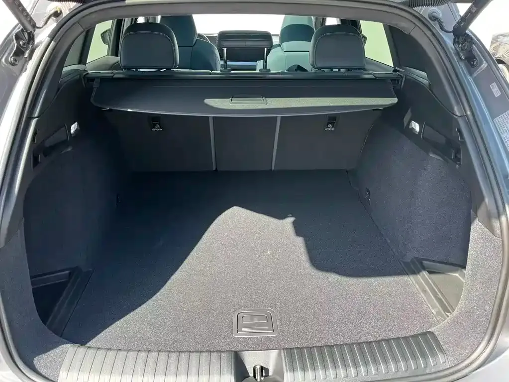 Audi Q6L e-tron — фото 9