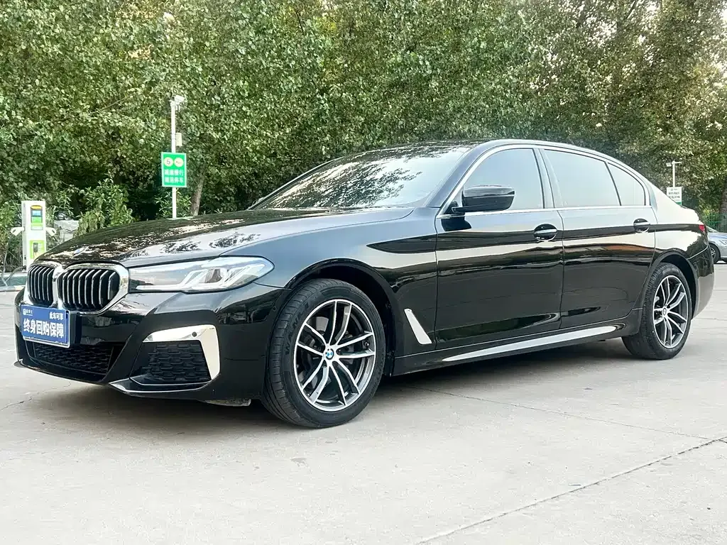 BMW 5 Series — фото 1