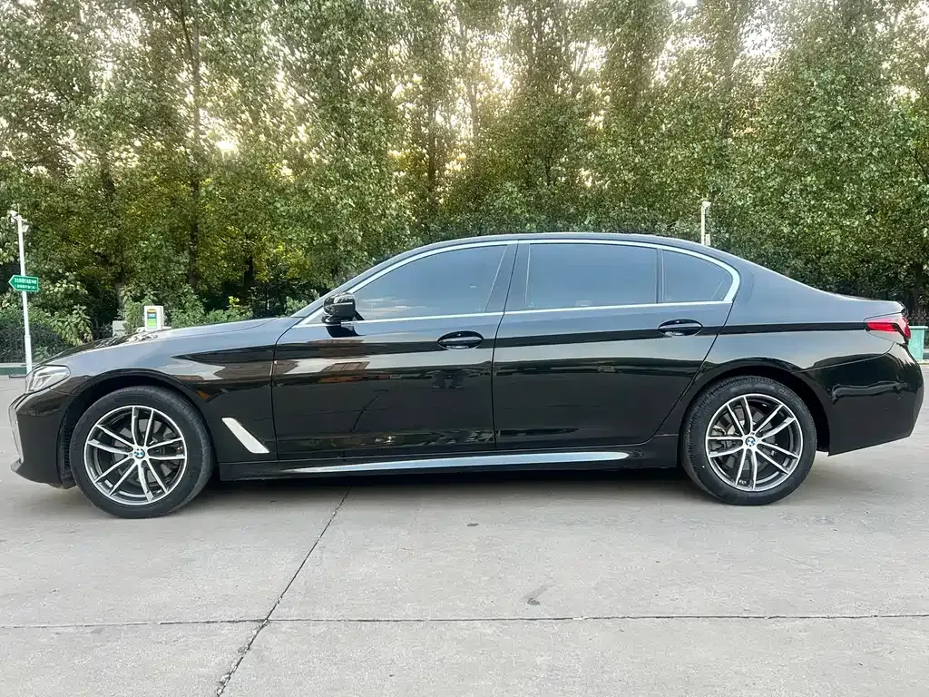 BMW 5 Series — фото 2