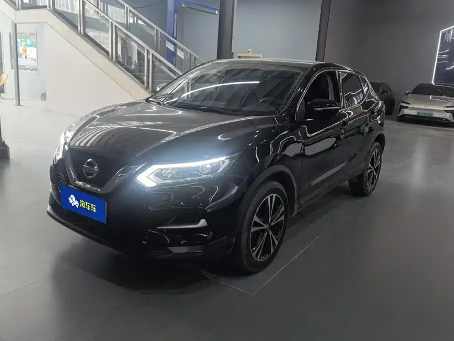 Nissan Qashqai — фото 1