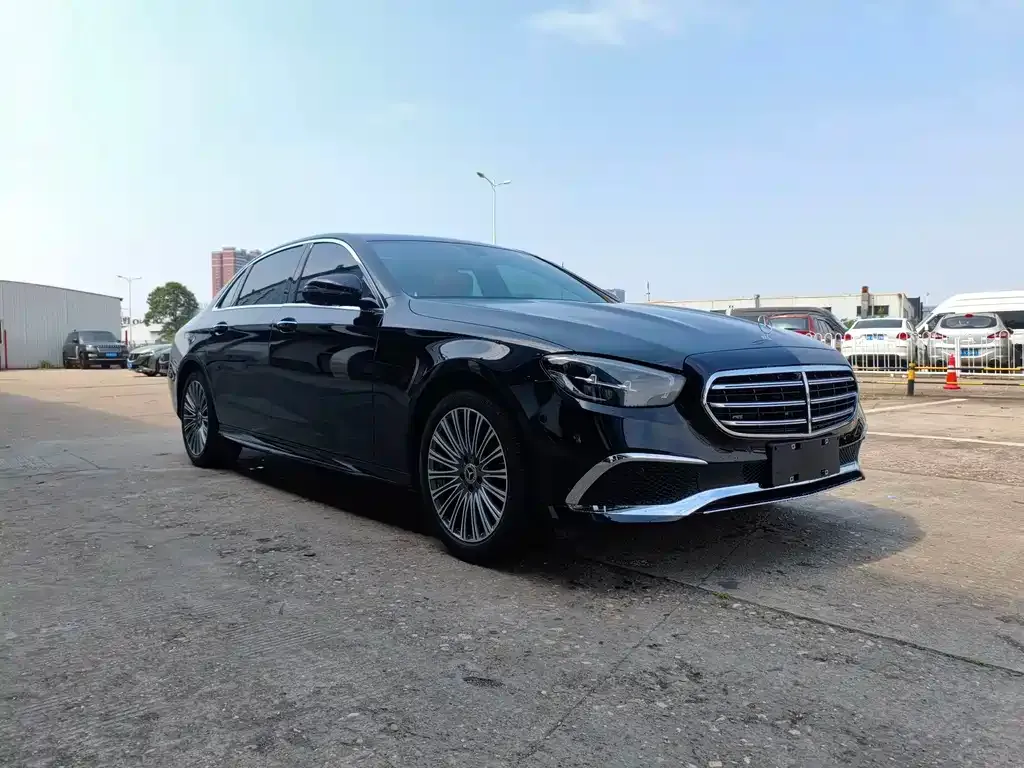 Mercedes-Benz E-Class — фото 5