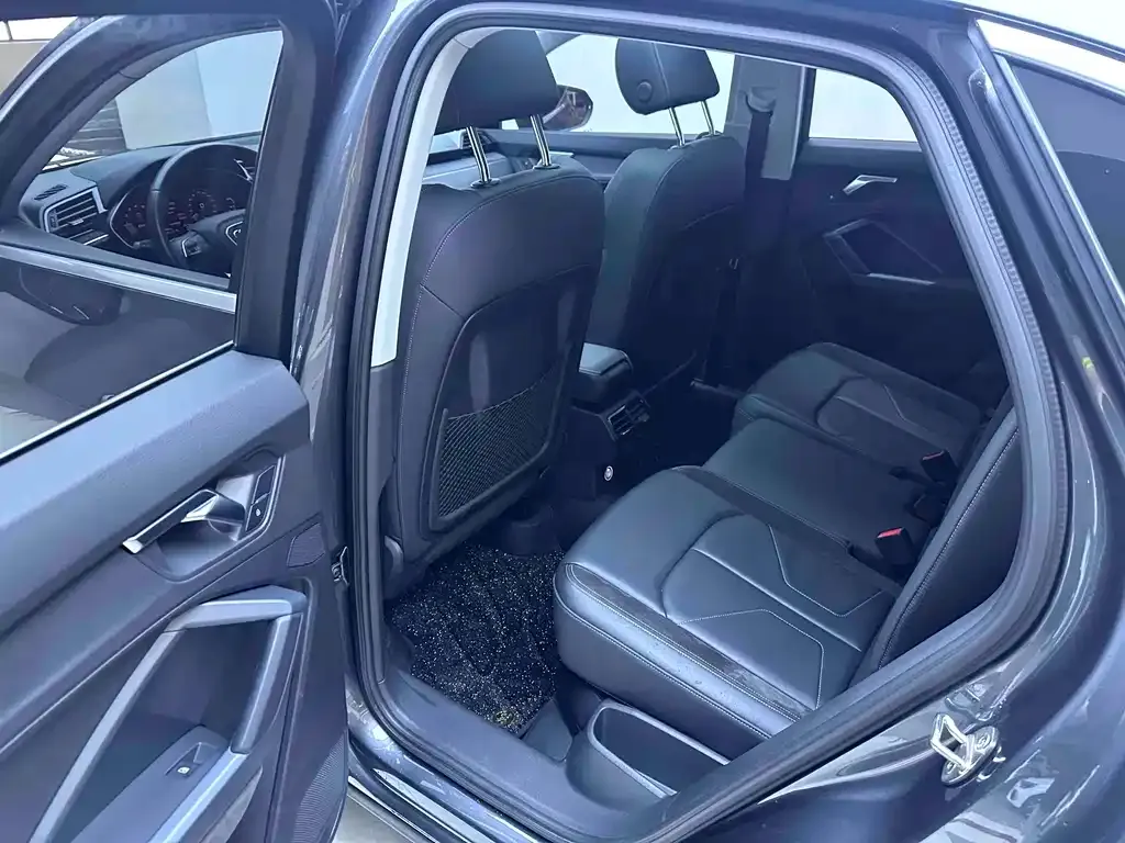 Audi Q3 Sportback — фото 10