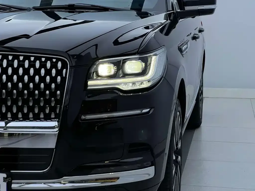 Lincoln Navigator — фото 9