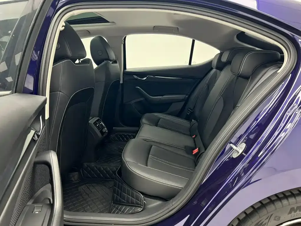 Skoda Octavia — фото 8
