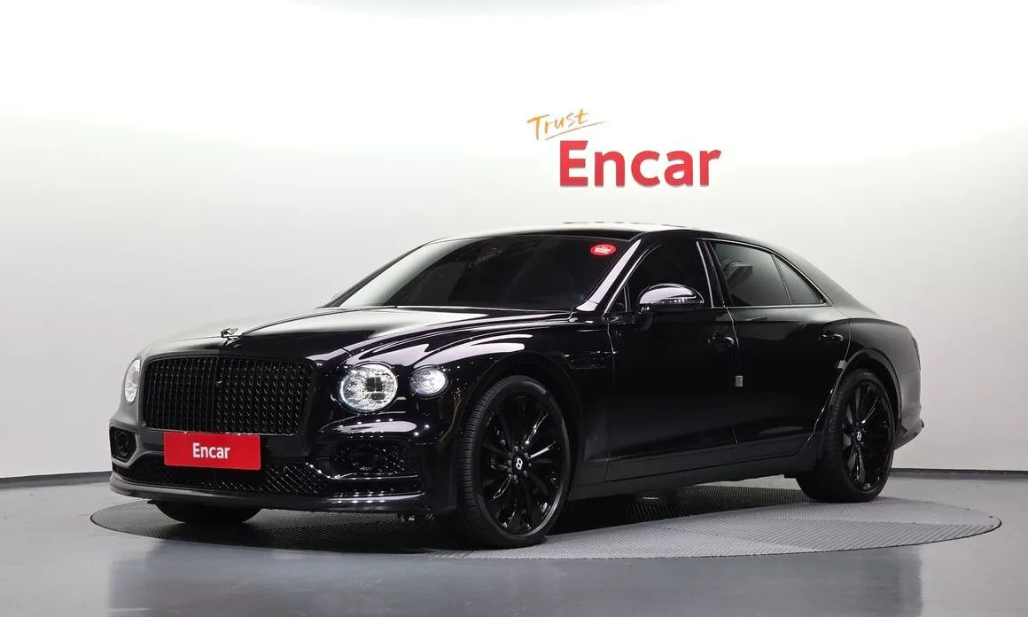 Bentley Flying Spur — фото 1