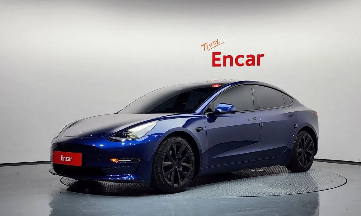 Tesla Model 3 — фото 1