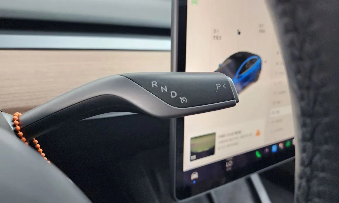 Tesla Model 3 — фото 3