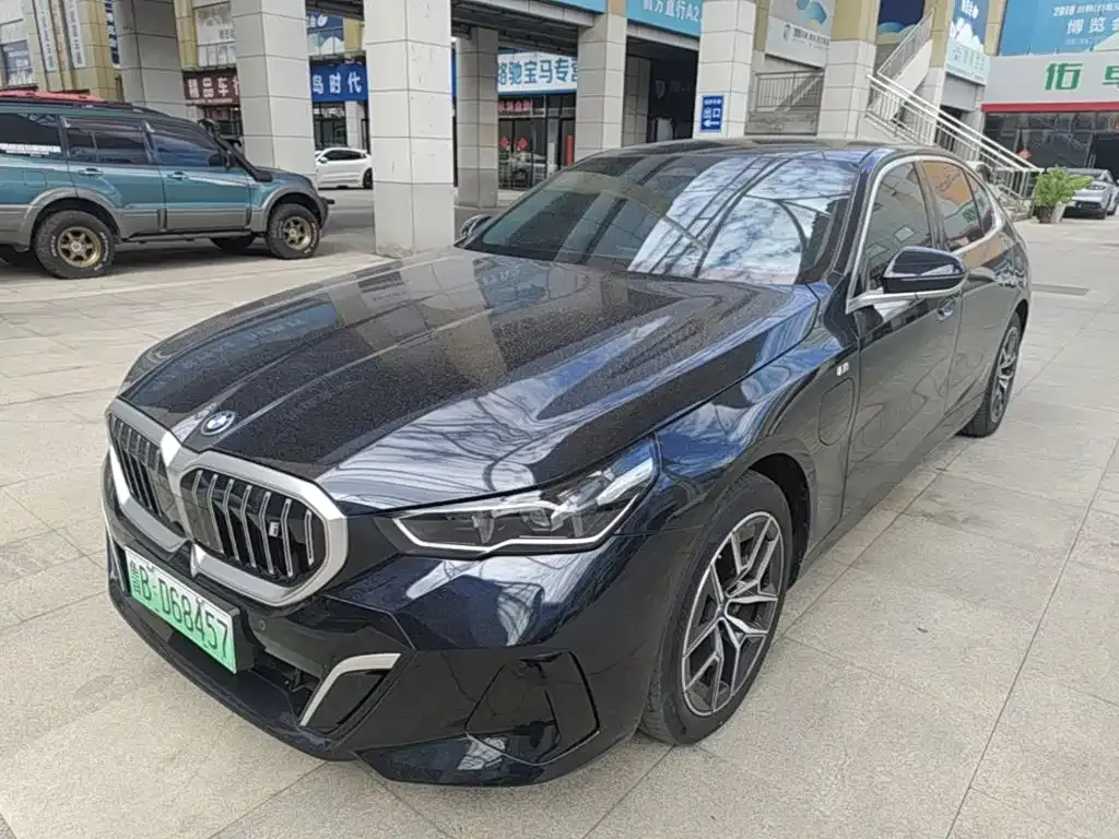 BMW i5 — фото 1