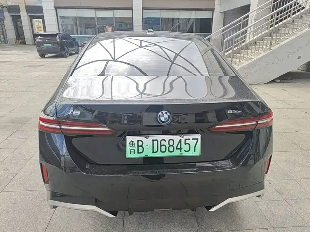 BMW i5 — фото 3