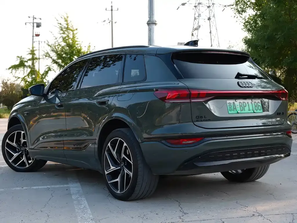 Audi Q6L e-tron — фото 9